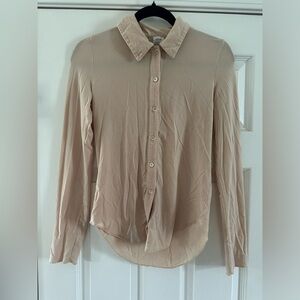 Aritzia Wilfred taupe beige button down long sleeve collar blouse top size small